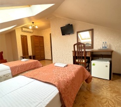 Двухкомнатный семейный четырехместный с балконом и доп местом (4 этаж) в Атриум