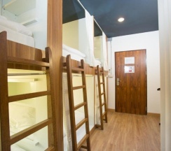 Кровать в общем номере в Give Me 5 Hostel