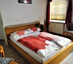 Коттедж с 2 комнатами в Pension Pieschen Dresden