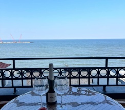 Апартаменты с двуспальной кроватью с балконом в Golden Sun