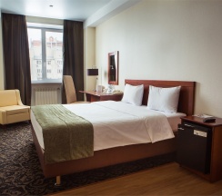 Стандарт для гостей с ограниченными возможностями в Бенефит Плаза