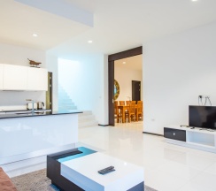 Вилла с 4 комнатами с красивым видом из окна в Отель The Oriental Beach Pearl