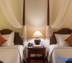 Номер Deluxe с видом на бассейн в Angkor Palace Resort & Spa