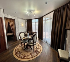 Двухместный, 2-х комнатный номер категории "Люкс" с балконом. в Викинг