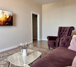 Просторная Двушка в центре. в Как Дома 05