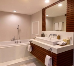 Двухместный люкс c 1 комнатой (двуспальная кровать) в Dusit Thani Pattaya