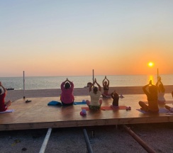 Полулюкс на троих-четверых гостей с балконом и видом во двор (в корпусе Б) в Оптимист