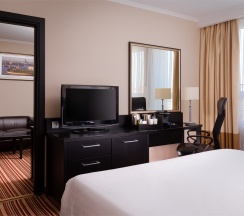 Двухкомнатный Люкс (с видом на город) в Cort Inn St-Petersburg Hotel & Conference Center