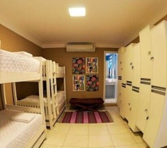 Кровать в общем номере (женский номер) в Bahia Prime Hostel