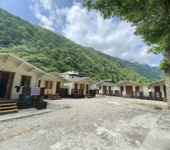 Коттедж с красивым видом из окна в Александрия