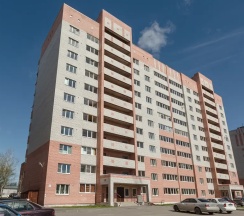 Четырёхместный люкс Superior с балконом и с красивым видом из окна в Апартаменты Гагарина 25