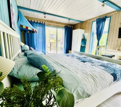 Двухместный просторный номер в Manzerok house