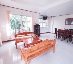 Вилла с 3 комнатами в Kamalar Palace Longstay house