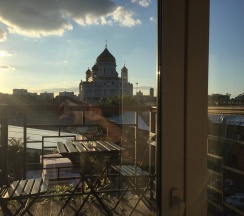 Полулюкс с балконом и двуспальной кроватью в Moscow Point-Red October