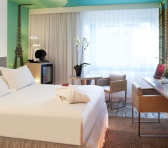 Двухместный номер PRM Privilege двуспальная кровать в Mercure Paris Vaugirard Porte de Versailles