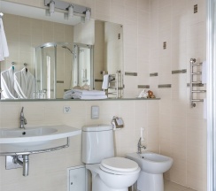 Люкс в Голден отель