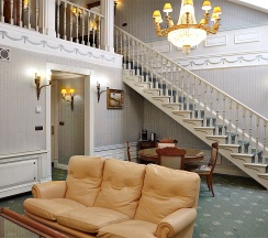 Двухэтажный номер в Taleon Imperial Hotel