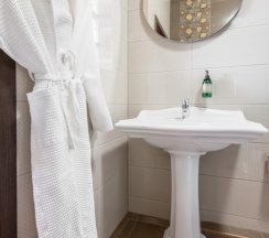 Двухместный номер Comfort с видом на город двуспальная кровать в Театр