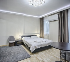 Двухместные апартаменты 5 с видом на парк двуспальная кровать в Exclusive Hotel&Apartments