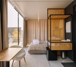 Зеркальный дом Премиум с ванной в Резиденция Северное Сияние