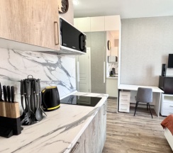 Комфорт Двуспальная Кровать в Metro apartments