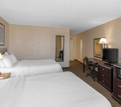 Четырёхместный номер Deluxe в Clarion Hotel Denver Central
