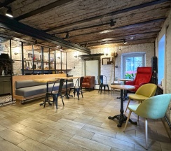 Семейный номер с мини-кухней и собственной ванной комнатой “Джоан” в Bookcase Hotel&Hostel