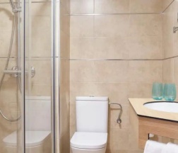 Двухместный номер с видом на бассейн 2 отдельные кровати в Hotel Helios Lloret
