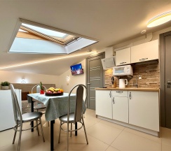 Апартаменты №7 "Полулюкс" на мансардном этаже в Саквояж