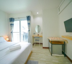 Двухместный номер Deluxe двуспальная кровать в D-hub Hostel