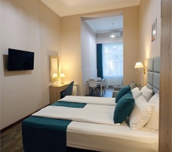 2 этаж I Студия (трёхместный номер с кухонным уголком  и микроволновой  печью) в Марис