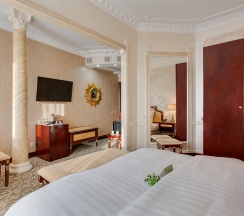 Двухкомнатный люкс в The Rooms Boutique Hotel
