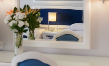 Двухместный номер Superior с видом на бассейн двуспальная кровать в Desert Rose Resort