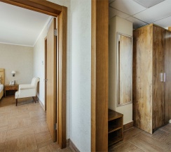 Фэмили Сьюит с балконом боковой вид на море. Корпус 1 в Amza Парк