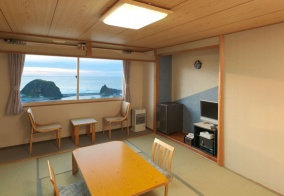 Хостел Shiretoko Yuhi No Ataruie Onsen Hostel на Охотском море