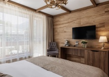 Делюкс с балконом и видом на горы в Stellar collection chalet, Krasnaya Polyana