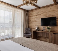 Делюкс с балконом и видом на горы в Stellar collection chalet, Krasnaya Polyana