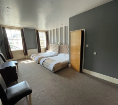 Четырёхместный номер Standard в Somerset Hotel Baker Street London