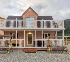 Домик с тремя спальнями и кухней в Hayat Haus