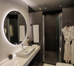 Номер люкс в Garden Hotel & SPA