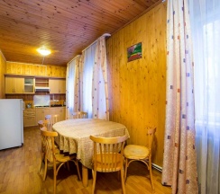 Коттедж шестиместный в Покровское