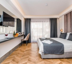 Двухместный номер Deluxe с частичным видом на море двуспальная кровать в Kas Pier Hotel