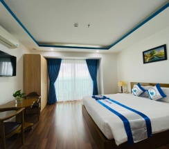 Люкс с балконом и с видом на море в Blue Pearl Hotel