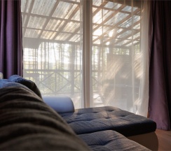 Лодж с купелью и сауной с видом на озеро в Пасторское озеро