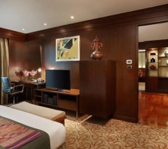 Люкс с 2 комнатами в The Davis Bangkok Hotel