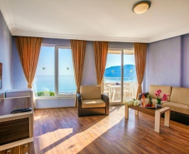 Семейный люкс в Hawaii Suite Beach Hotel