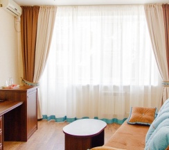 Люкс с балконом (Главный корпус) в Морские Рифы