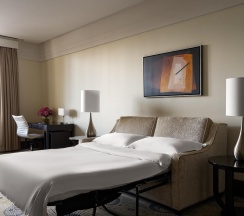 Номер Люкс Four Seasons Экзекьютив с видом на Кремль Кинг в Four Seasons Hotel Moscow