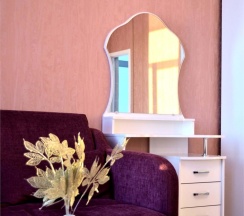 №9. Семейный номер с двуспальной кроватью, диваном и видом на Байкал в Прибой