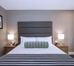 Люкс Standard в Sandman Signature Calgary Downtown Hotel